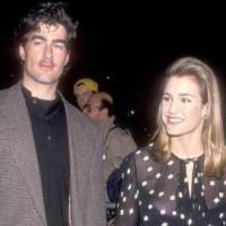 Robert Coron Lives a Healthy Married Life With His Wife.